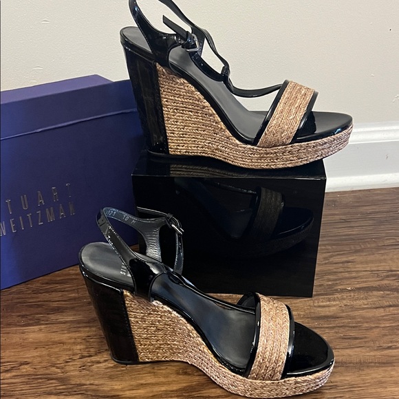 Stuart Weitzman Black Leather and Natural Raffia Wedge Sandals - Picture 5 of 6